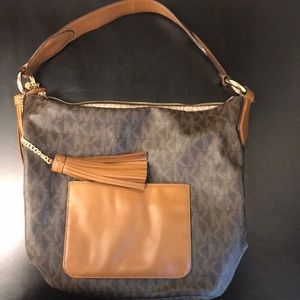 Signature Michael Kors Lydia Large Hobo Bag